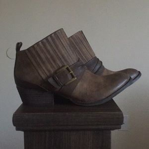 NEVER WORN Altar’d State Booties